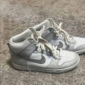 Nike Women's Sneakers in White and Gray